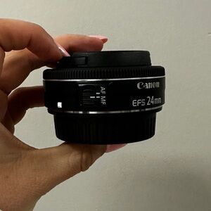 Canon EF-S 24mm f/2.8